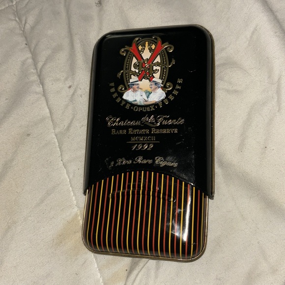 Arturo Fuente collectible travel tin - Picture 2 of 4